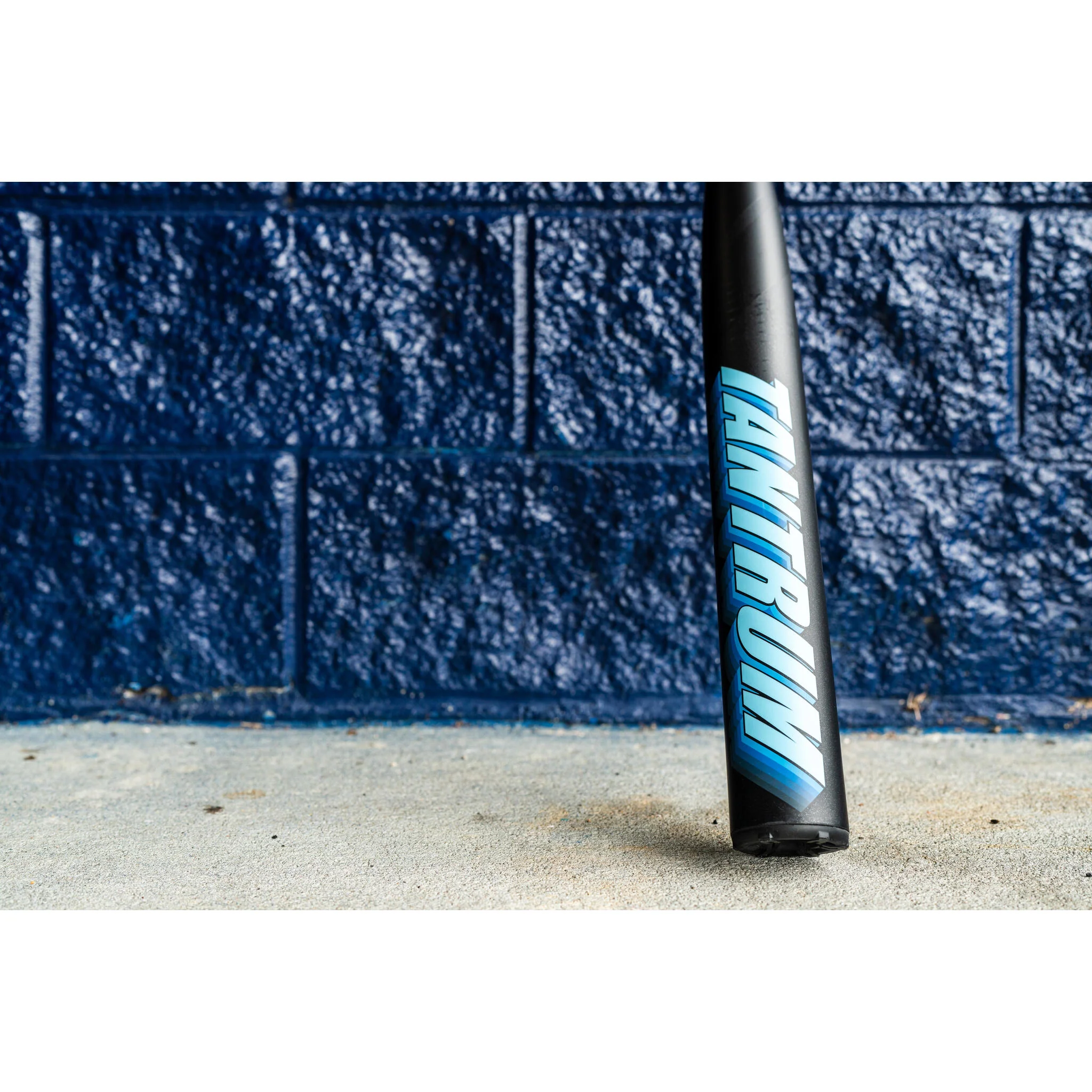 Easton Tantrum Balanced 13" 1-Piece Slo-Pitch Softball Bat (2025) - Image 3