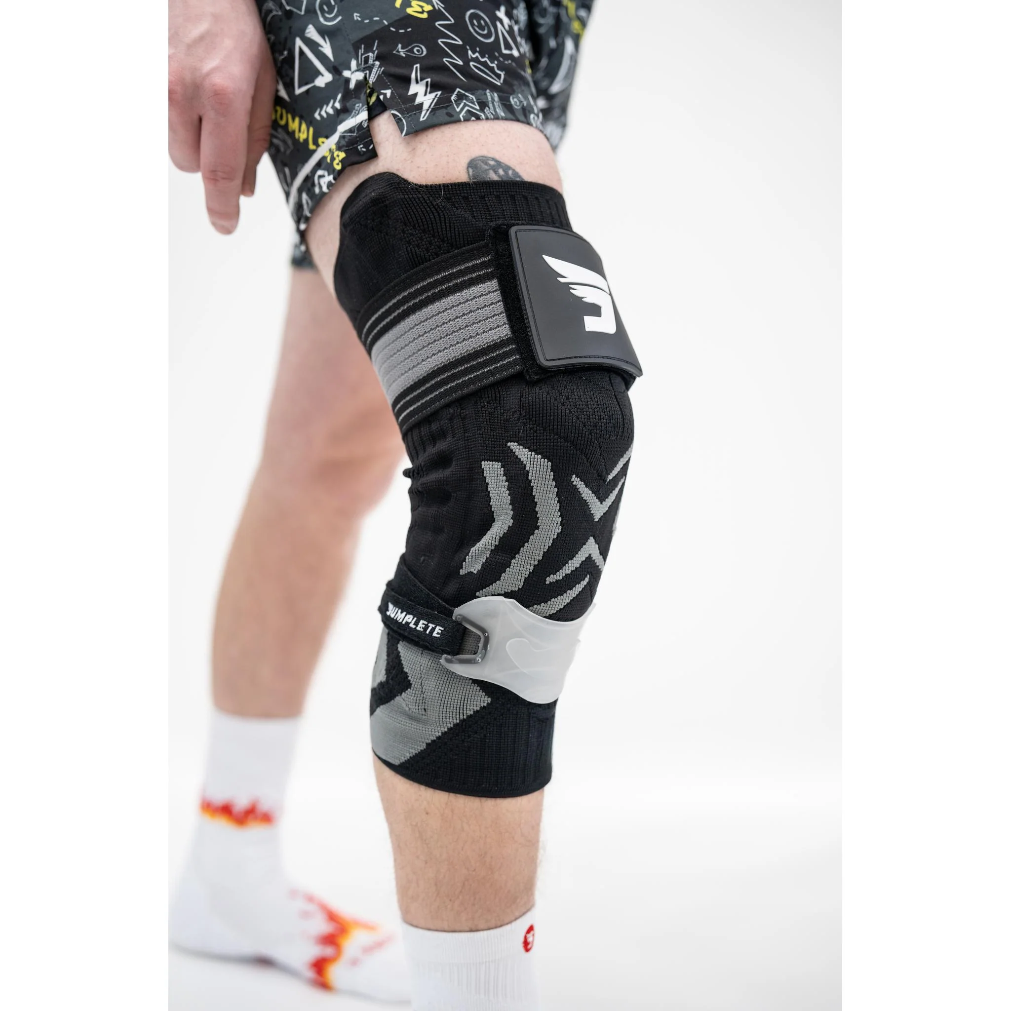 Jumplete Attakk 2.0 Volleyball Knee Support - Titanium Black - Image 2