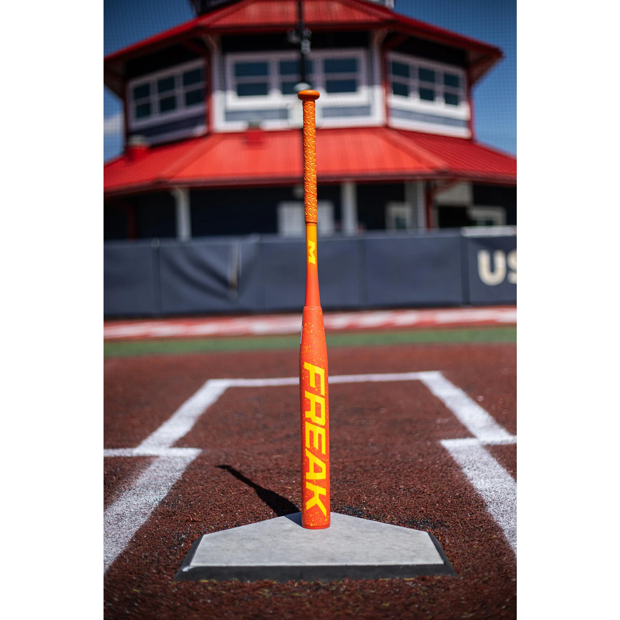 Miken Freak Balanced 13.5" 2-Piece USSSA Slo-Pitch Bat (2025) - Image 4